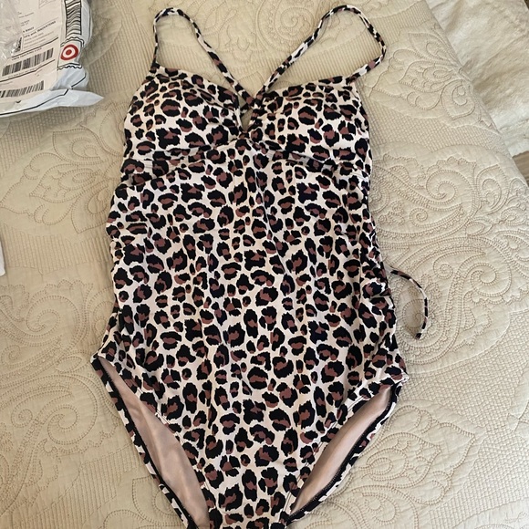 NWT INGRID & ISABEL Maternity swim suit-Animal Print Large - Picture 3 of 6